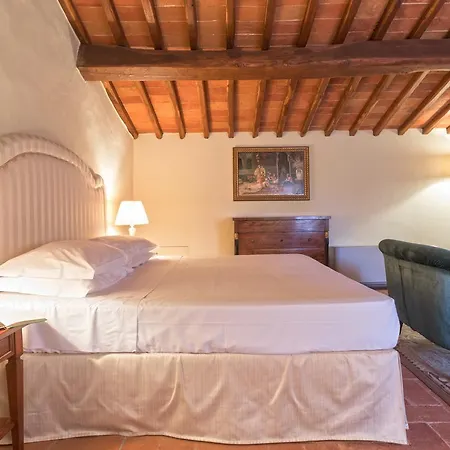 Badia Di Campoleone Farm stay *